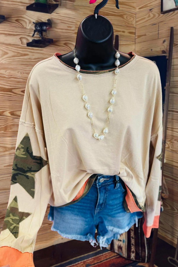 Camo Star Graphic Long-Sleeve Top